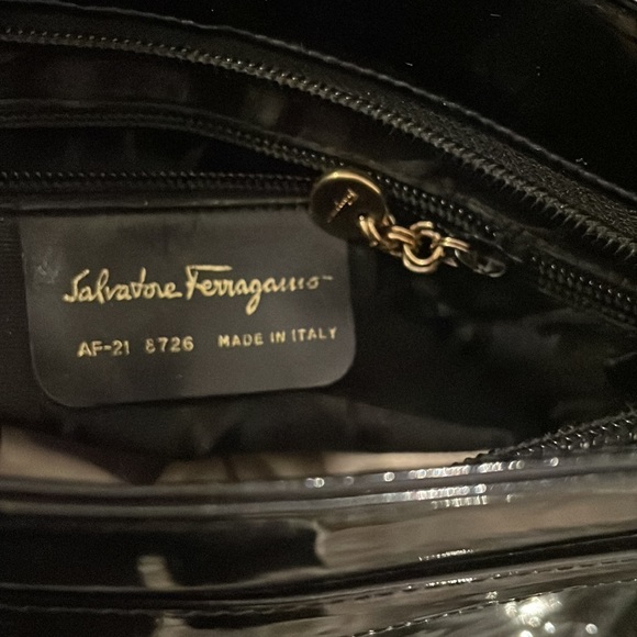 😍VINTAGE FERRAGAMO SHOULDER BAG ✨